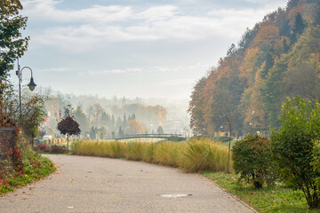 Mglisty jesienny poranek nad Grajcarkiem © pinus25