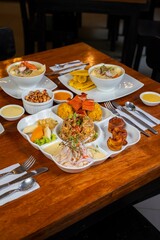 Ronda regional con ceviche de pescado, chafa regional y cecina con taccho