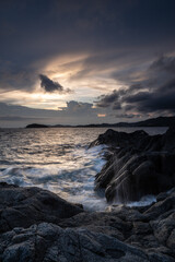 美しい夕暮れの海岸