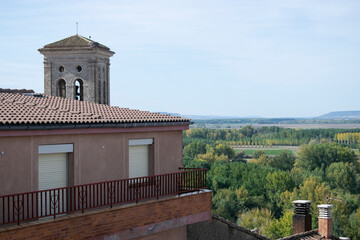 Obraz premium Iglesia de Pampliega (España) vista desde sus calles