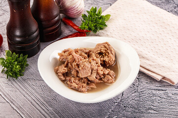 Canned tuna preserve for salad