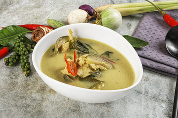 Thai green chicken curry with coconut