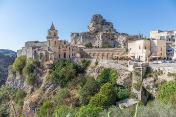 Fototapeta premium Église et Piazza San Pietro Caveoso depuis la Via Madonna delle Virtù, à Matera, Italie