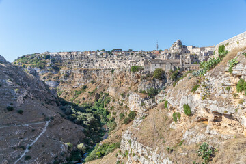 Vue sur le Sasso Caveoso depuis le sentier panoramique de la Gravina di Matera, à Matera, Italie