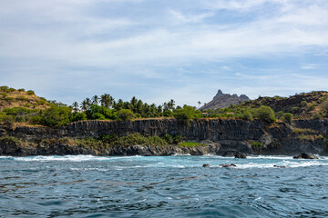 Obraz premium Ribeira da Barca, Pilon of Achada Leite, Aguas Belas Lagoon, Santiago Island, Cape Verde big rock in the sea