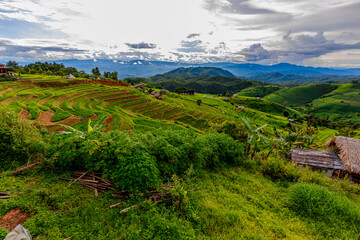 Wallpaper from the top of the mountain, overlooking the panorama, with the wind blowing all the time, fresh air, is a viewpoint that adventurers regularly visit.