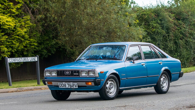 1979 blue Toyota Corolla   car