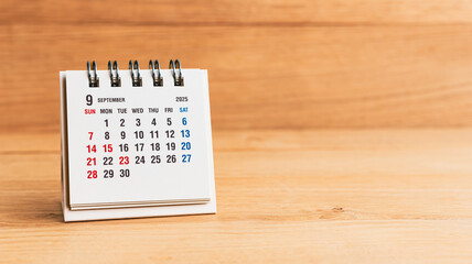 カレンダー2025年9月　祝日や祭日連休は日本の日付です