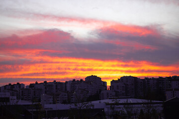 Fototapeta premium sunset, sky, clouds, city, sun, silhouette, sunrise, evening, orange, cloud, dusk, night, nature, building, skyline, urban, red, landscape, blue, light, dark, buildings, cityscape, architecture, dawn