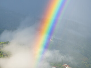 Arcoiris en el Cañon del Rio Sil en la Ribeira Sacra de Galicia