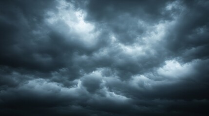 Obraz premium Dramatic Stormy Clouds Filling the Gloomy Sky