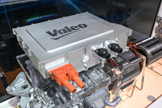 Mondial de l'Auto 2024 Paris onduleur VALEO
