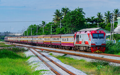 Obraz premium the Rapid Train num 171 at Ratchaburi, Thailand 