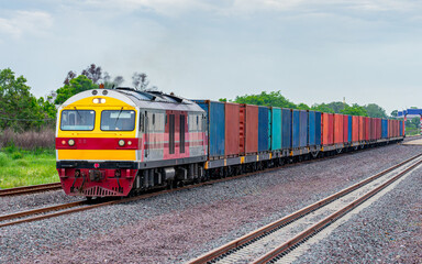 Naklejka premium freight Container train num 552 at Saraburi, Thailand 