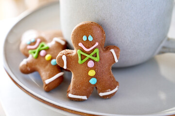 Galletas de jenjibre con taza