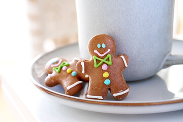 Galletas de jenjibre con taza