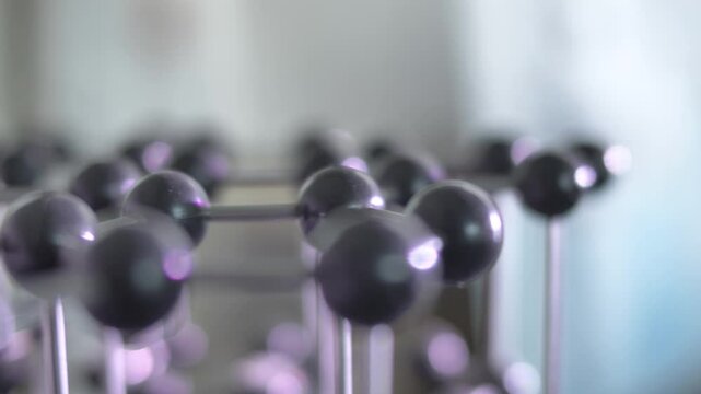 cellule, noyau, mol&eacute;cule, globule rouge, atome, &eacute;lectron, ADN, g&egrave;ne, chromosome, organelle, microscopique, prot&eacute;ine, neurone, plasma, acide amin&eacute;, ARN, membrane cellulaire, proton, neutron, tissu, org