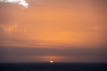 Obraz premium Schöner Sonnenaufgang am Atlantik / Kanarische Inseln