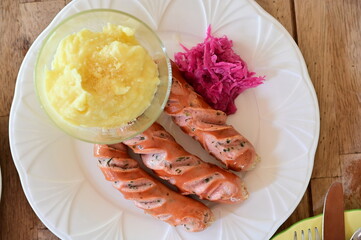 sausages with mashed potatoes
