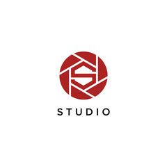 Studio photography logo design, combine camera lens with initial letter S. Premium Vector