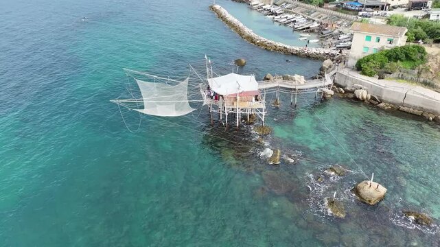 Costa dei Trabocchi - Trabocco sul mare