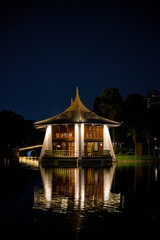 Obraz premium Taiwan October 15, 2024: Night view of Taichung Park, the oldest urban park in Taichung.