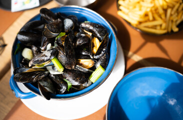 boiled mussels in a pan