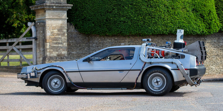 1982 DELOREAN DMC 12 Back To The Future car