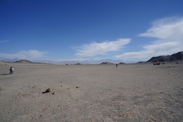 Heidu Mountain, black mountain in sands
