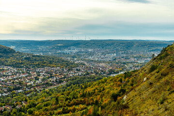 Eine farbenfrohe herbstliche Wanderung durch die wunderschöne Landschaft der Saale Horizontale bei Jena - Thüringen - Deutschland