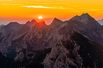 Sonnenaufgang am Berg