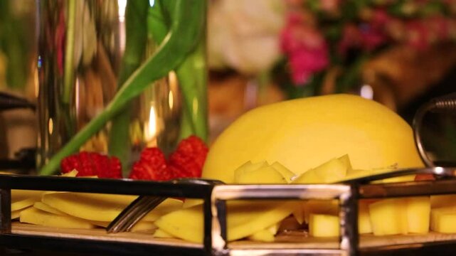 Tabla de carnes fr&iacute;as para una reuni&oacute;n elegante 