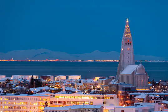 Fototapeta Reykjavik, capital city of Iceland, at winter, at night, 