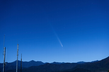 紫金山・アトラス彗星 © makieni