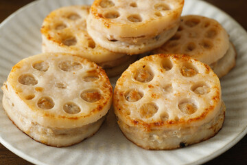 れんこんの鶏ひき肉挟み焼き