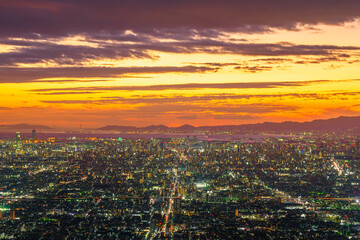 夕焼けと大阪の夜景