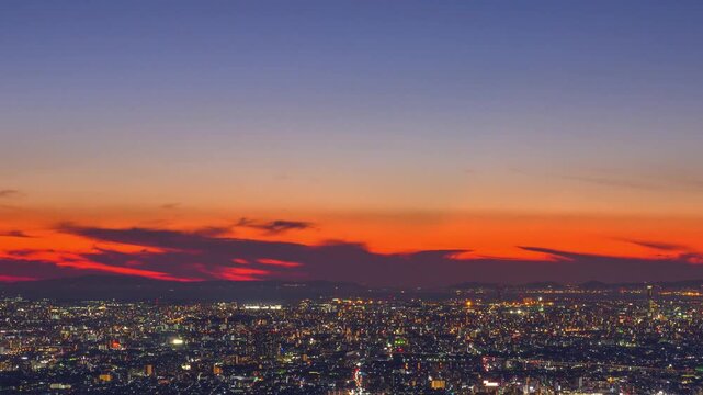 紫金山アトラス彗星と大阪の夜景　アップ