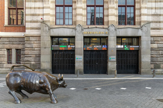 Beursplein 5 Euronext stock exchange Amsterdam. With closed doors. A bronze bull in front of the closed entrance. Amsterdam, the Netherlands. 16 March 2024. 