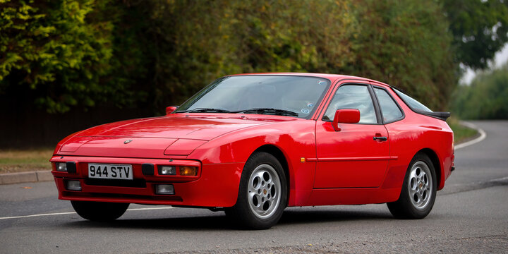 1988 2479cc red Porsche 944 car