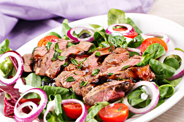 Fillet of beef with salad