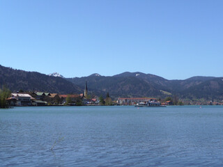 Naklejka premium Tegernsee lake, Bodenschneid mountain tour in springtime, Bavaria, Germany