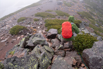 雨が降る中の登山