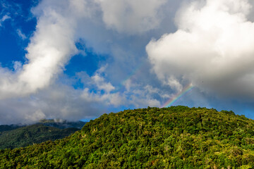 Wallpaper from the top of the mountain, overlooking the panorama, with the wind blowing all the time, fresh air, is a viewpoint that adventurers regularly visit.