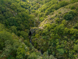 Pasarela Cañon del Rio Mao de Ribeira Sacra en Galicia