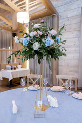 table decoration in a restaurant for a wedding banquet