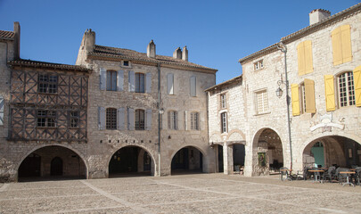 Un coin de la place centrale du village de Lauzerte (Tarn et Garonne)