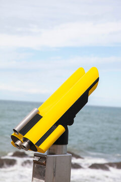 Binoculars for viewing 