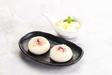 Curd pancakes with sour cream