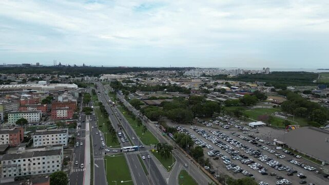 Imagem a&eacute;rea da rodovia br101 que atravessa o bairro de Andr&eacute; Carlone e Carapina na cidade da Serro, na regi&atilde;o metropolitana de Vit&oacute;ria no Esp&iacute;rito Santo.
