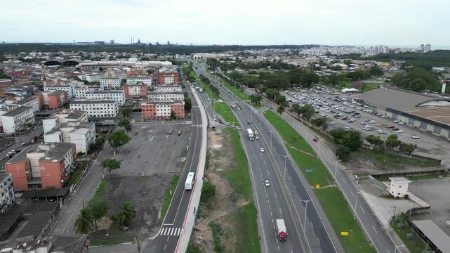 Imagem a&eacute;rea da rodovia br101 que atravessa o bairro de Andr&eacute; Carlone e Carapina na cidade da Serro, na regi&atilde;o metropolitana de Vit&oacute;ria no Esp&iacute;rito Santo.